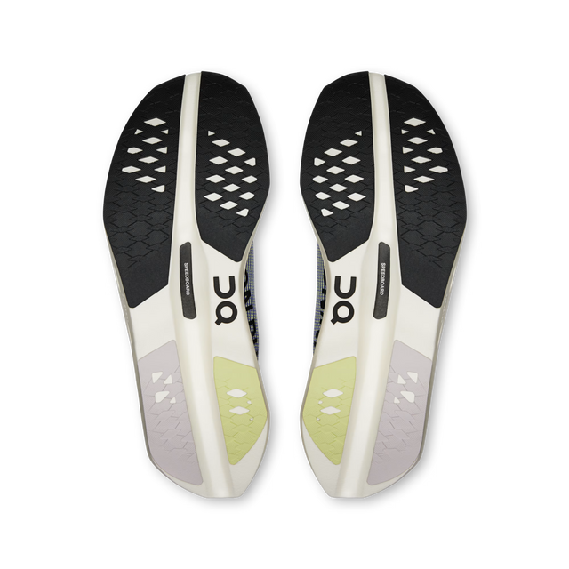 On WMNS Cloudboom Volt - Juniper/Limelight