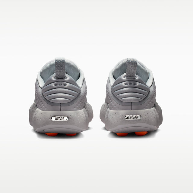 Nike WMNS Mind 002 - Light Smoke Grey/Photon Dust/Hyper Crimson/Chrome