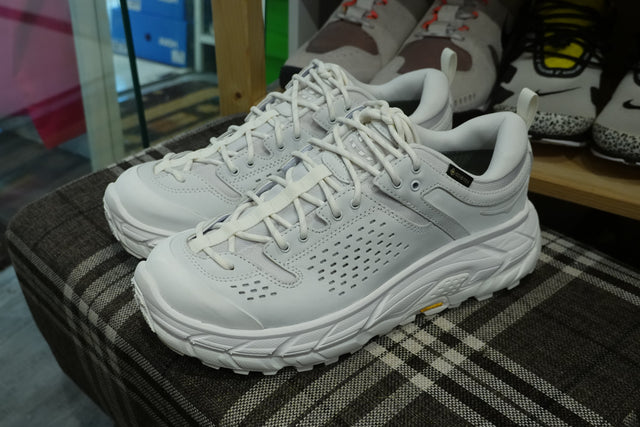 Hoka One One Tor Ultra Lo - White/Nimbus Cloud-Sneakers-Navy Selected Shop