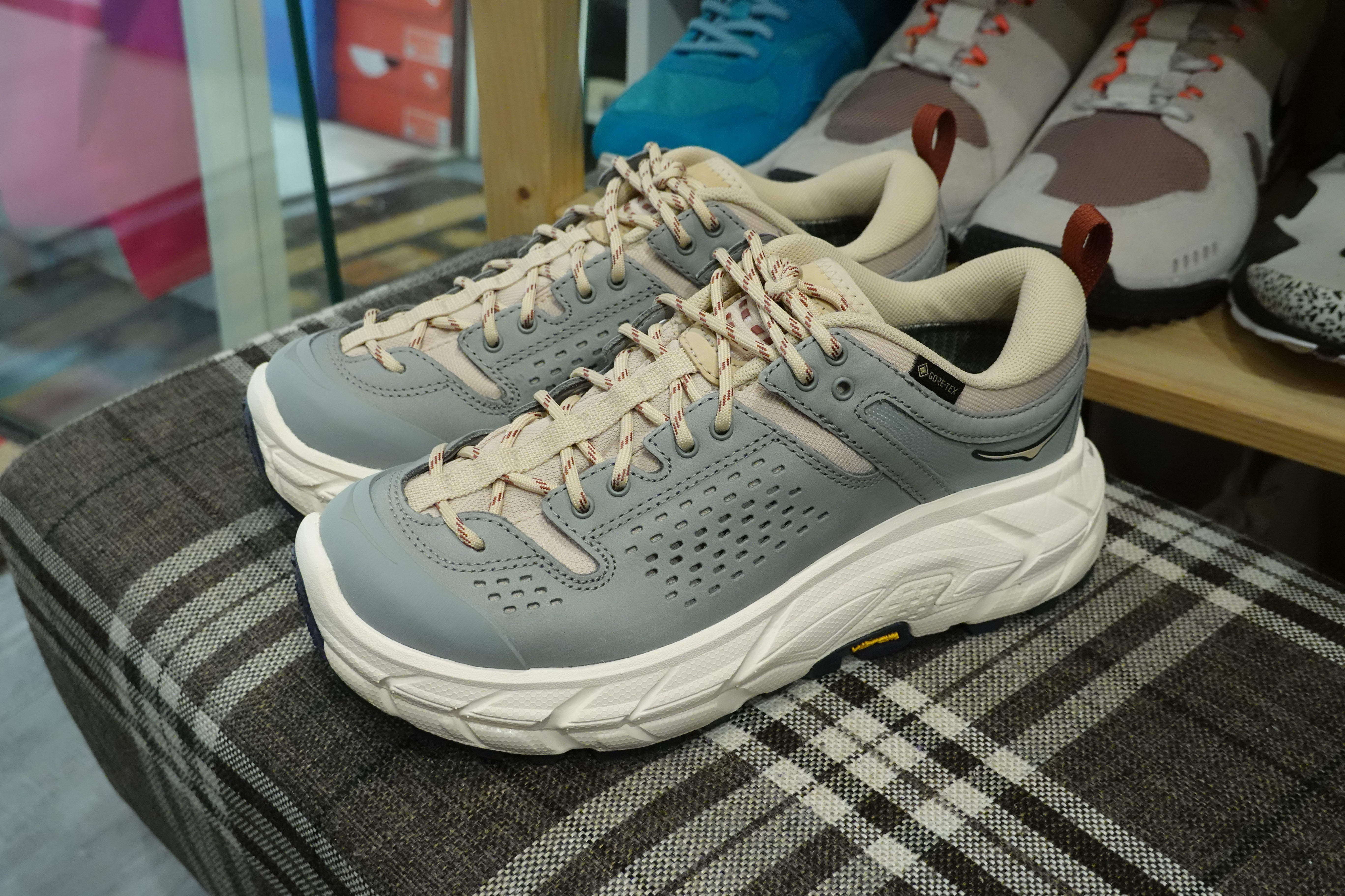 Hoka One One Tor Ultra Lo - Limestone/Shifting Sand