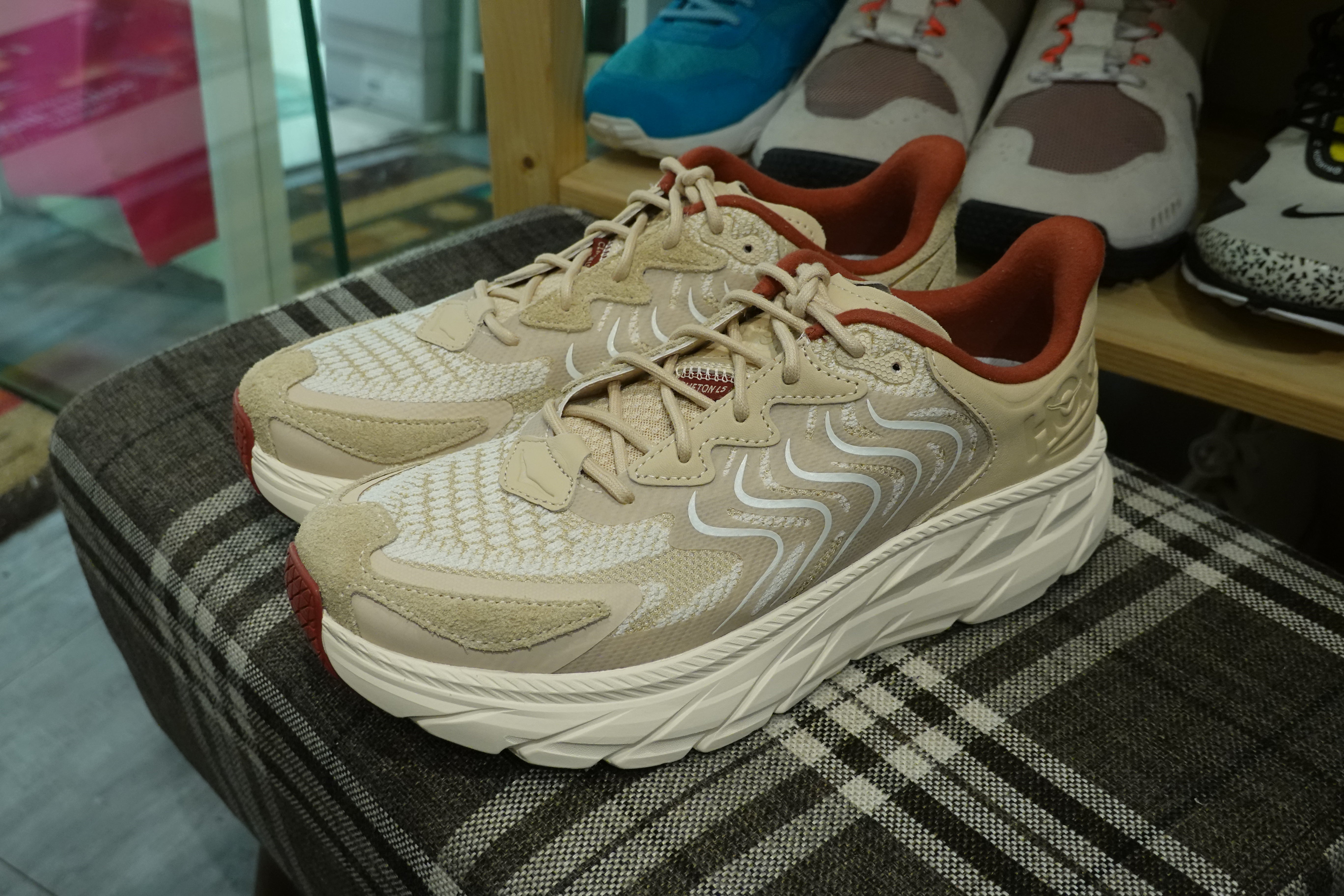 Hoka One One Clifton LS - Shifting Sand/Rust – Navy Selected