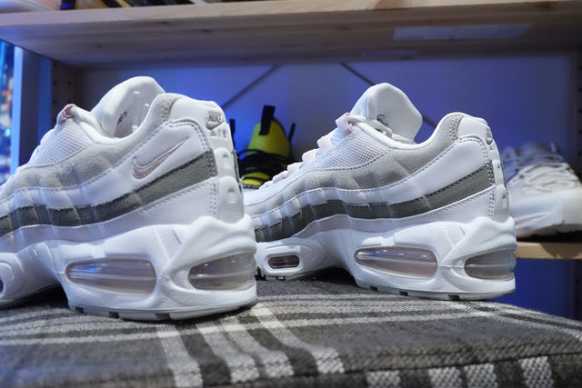 Nike WMNS Air Max 95 Big Bubble - White/Light Charcoal/Pearl Grey/Silt Red-Preorder Item-Navy Selected Shop