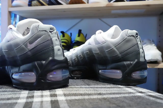 Nike WMNS Air Max 95 OG - Black/Pink Foam/White-Preorder Item-Navy Selected Shop