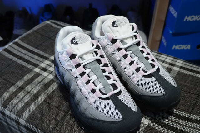 Nike WMNS Air Max 95 OG - Black/Pink Foam/White-Preorder Item-Navy Selected Shop