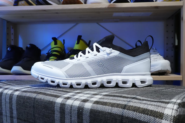 On Cloud 6 Versa - White/Black-Preorder Item-Navy Selected Shop