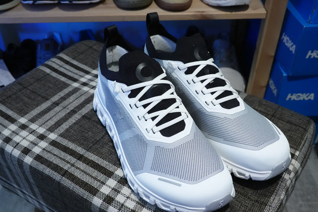 On Cloud 6 Versa - White/Black-Preorder Item-Navy Selected Shop