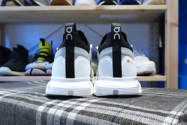 On Cloud 6 Versa - White/Black-Preorder Item-Navy Selected Shop