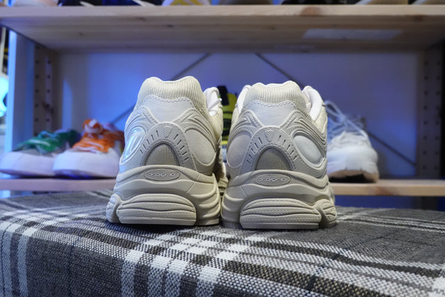 Saucony Progrid Omni 9 - Summer Sand-Preorder Item-Navy Selected Shop