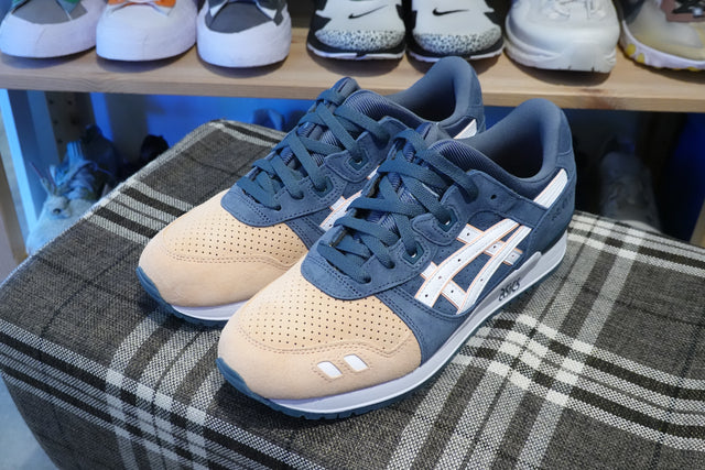 Ronnie Fieg for Asics Gel-Lyte III 07 Remastered "Salmon Toe" - Salmon/White