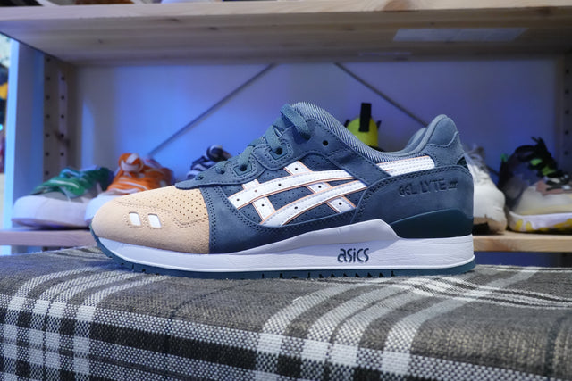 Ronnie Fieg for Asics Gel-Lyte III 07 Remastered "Salmon Toe" - Salmon/White