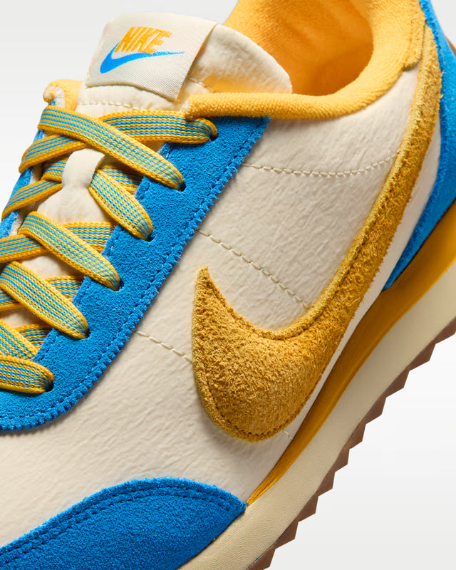Nike WMNS Pacific - Coconut Milk/Photo Blue/Gum Medium Brown/University Gold