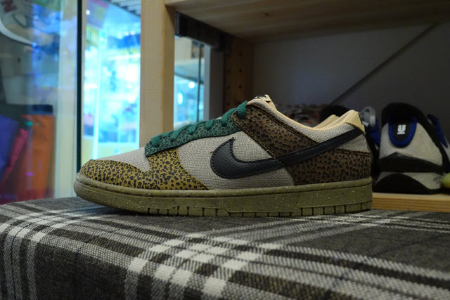Nike Dunk Low "Golden Moss" - Cacao Wow/Off Noir/Gorge Green-Sneakers-Navy Selected Shop