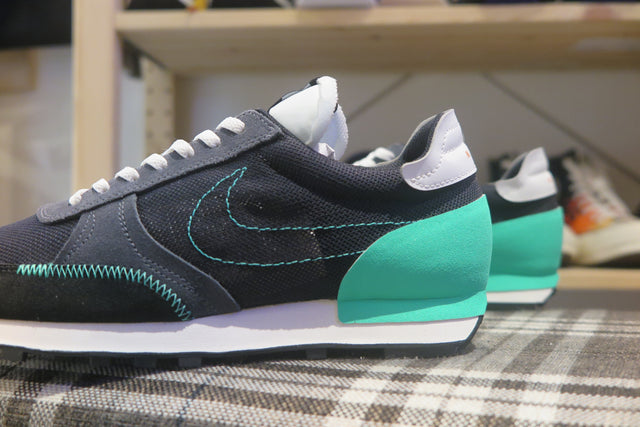 Nike Daybreak Type - Black/Menta/Summit White/Anthracite-Sneakers-Navy Selected Shop