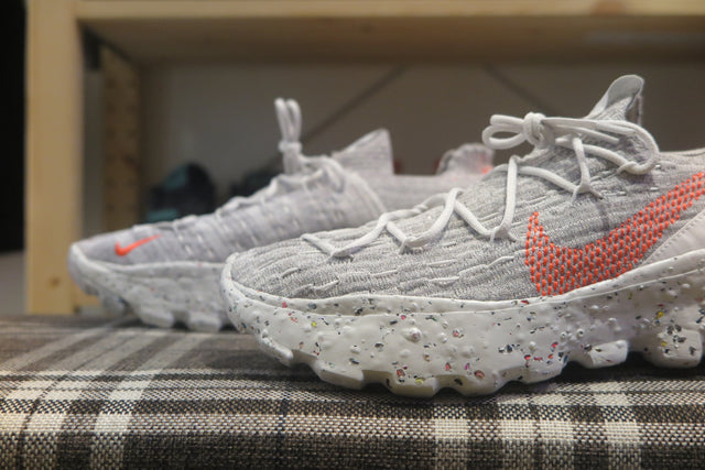 Nike WMNS Space Hippie 04 - Summit White/Hyper Crimson-Sneakers-Navy Selected Shop