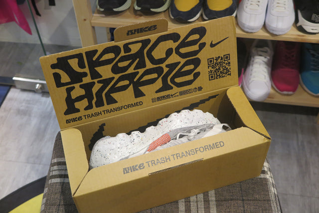 Nike WMNS Space Hippie 04 - Summit White/Hyper Crimson-Sneakers-Navy Selected Shop