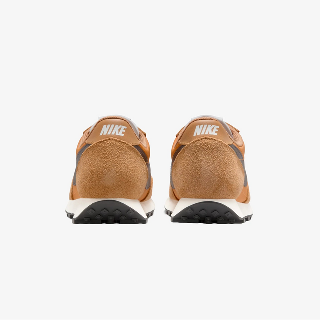 Nike Daybreak SP - Flax/Monarch-Preorder Item-Navy Selected Shop