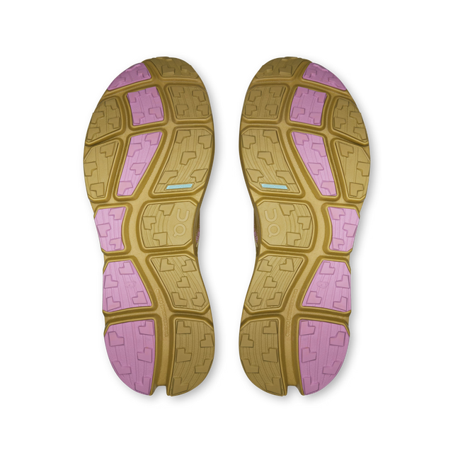On WMNS Cloudsoma - Sakura/Safari