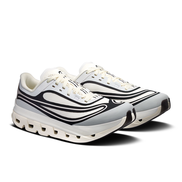 On WMNS Cloudflow 5 AD - Ivory/Black