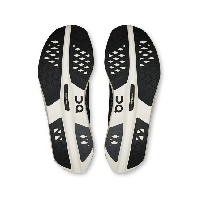 On Cloudboom Volt - White/Black