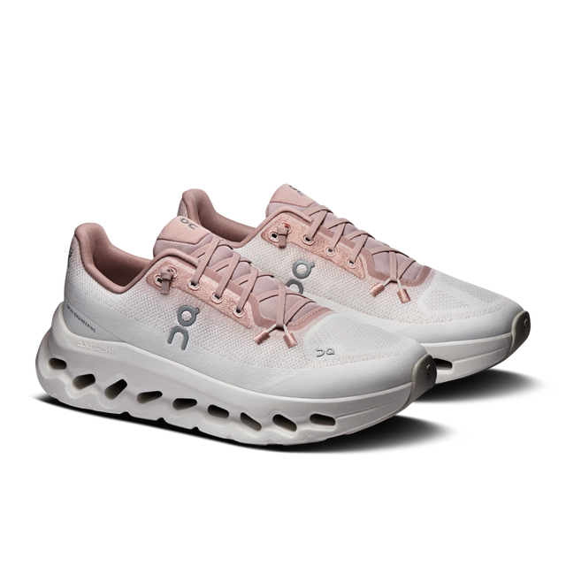 On WMNS Cloudtilt - Biscuit/Ivory