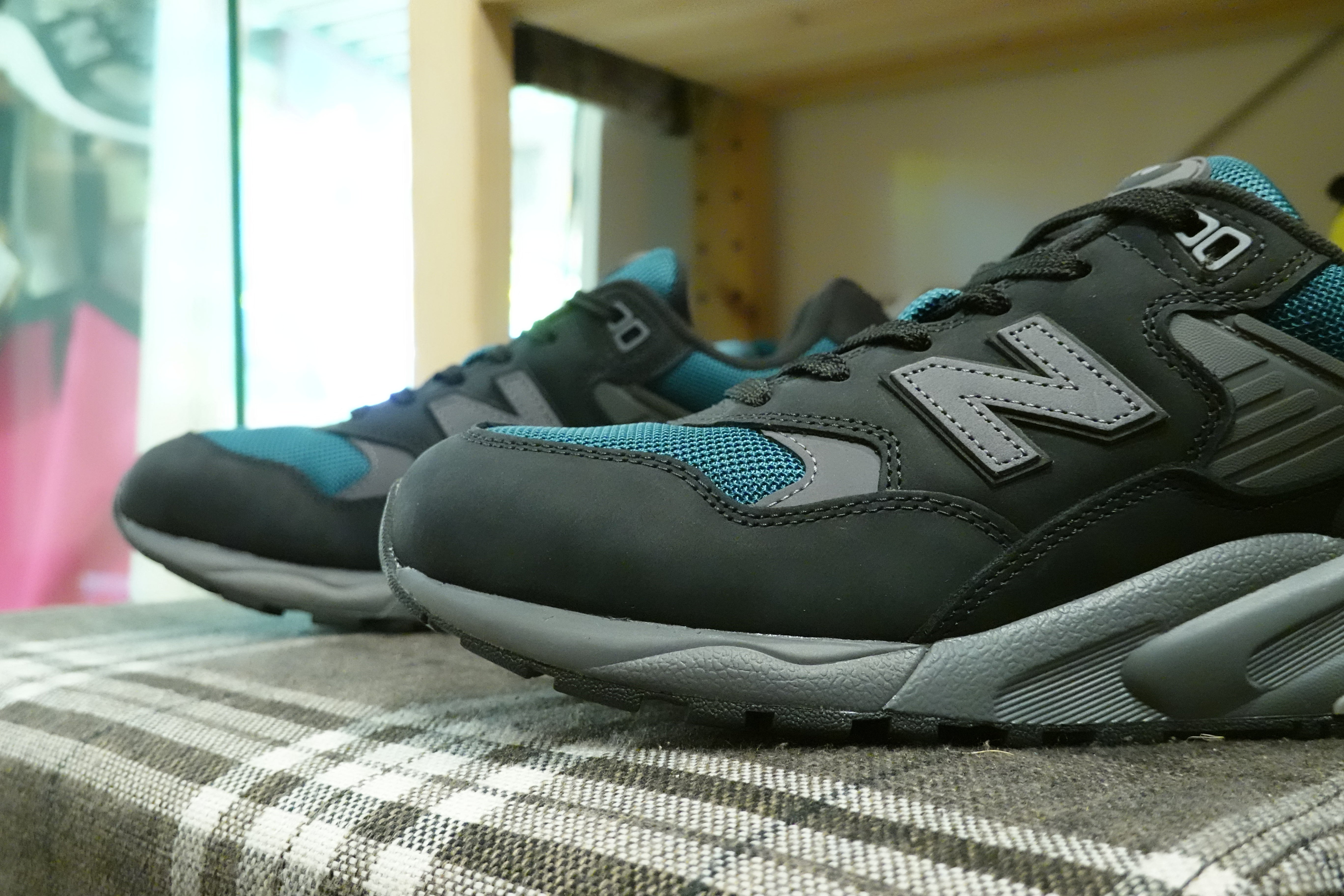MT580G2 NEW BALANCE navy 28.0 靴