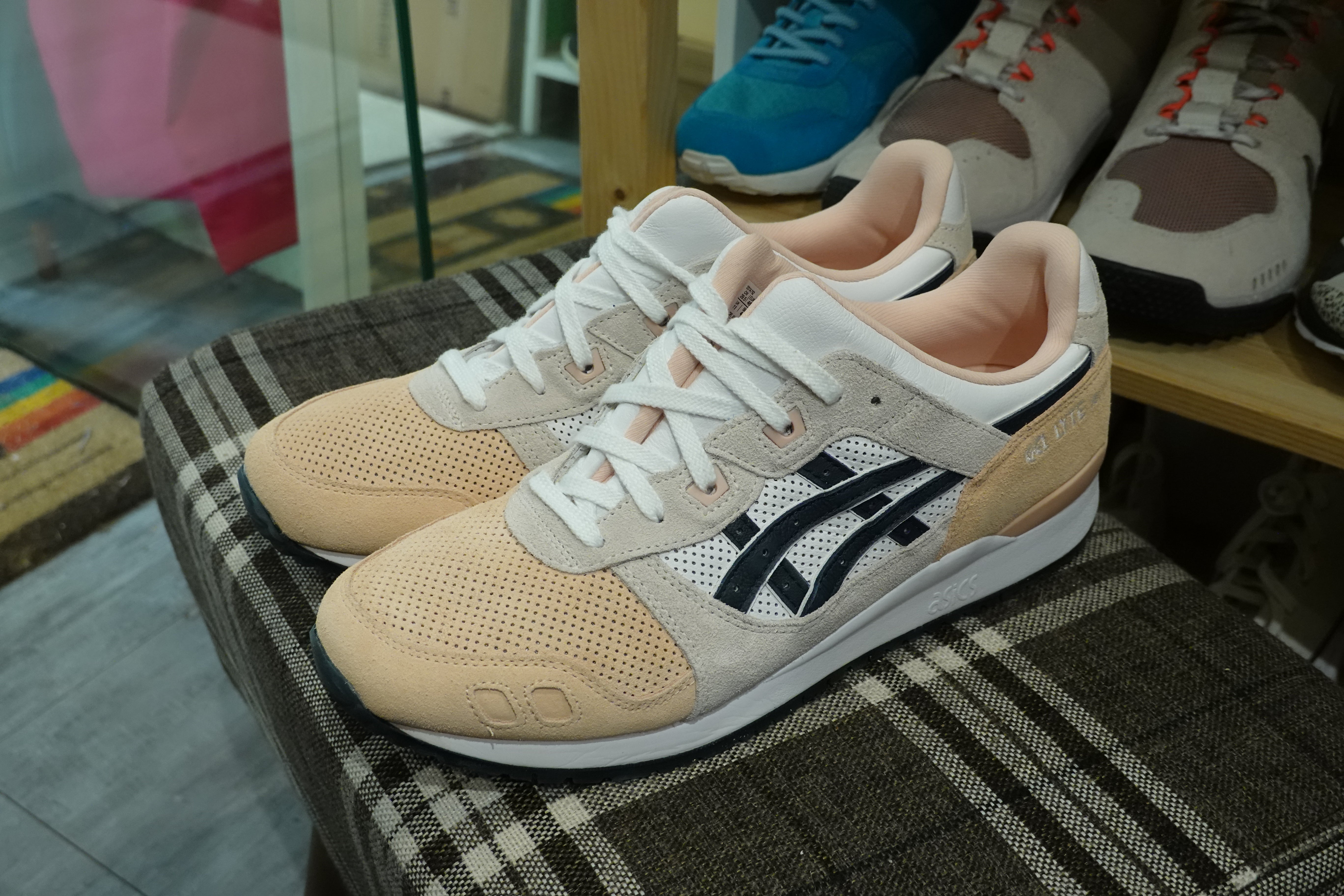 Asics gel lyte outlet pink and blue