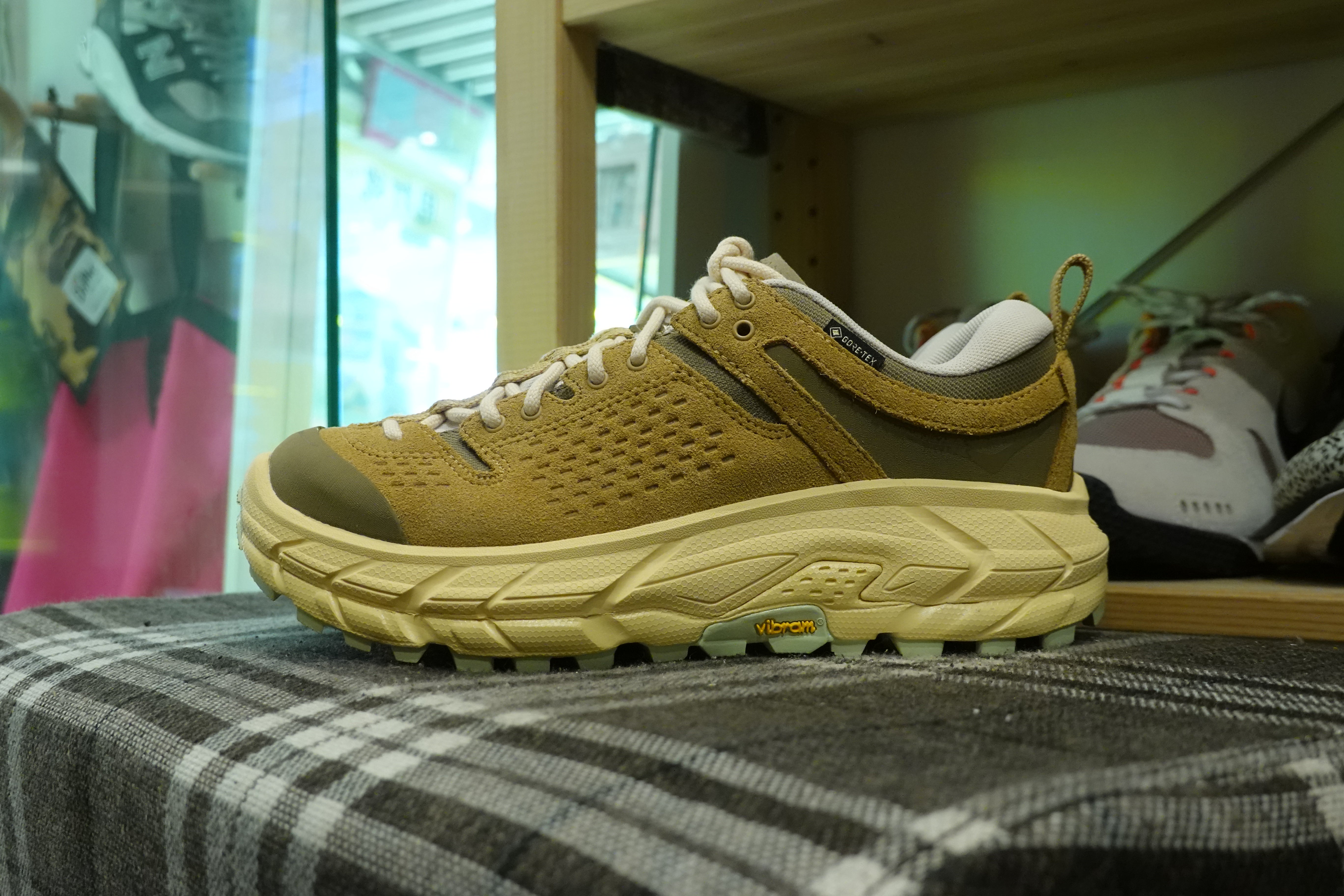 Hoka One One Tor Ultra Lo TP - Wheat/Mushroom