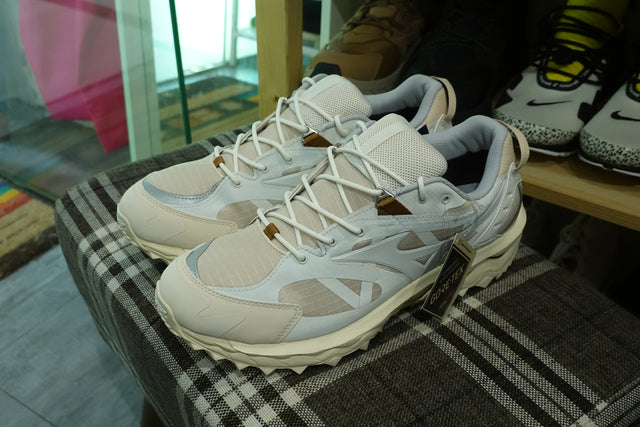 Mizuno Wave Mujin TL Goretex - Summer Sand/White/Mother of Pearl-Preorder Item-Navy Selected Shop