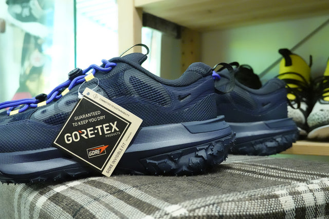 Nike ACG Mountain Fly 2 Low Goretex - Dark Obsidian/Light Carbon/Midnight Navy-Preorder Item-Navy Selected Shop
