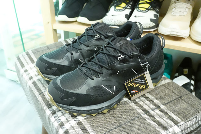 Mizuno Wave Mujin TL Goretex - Black/Gum