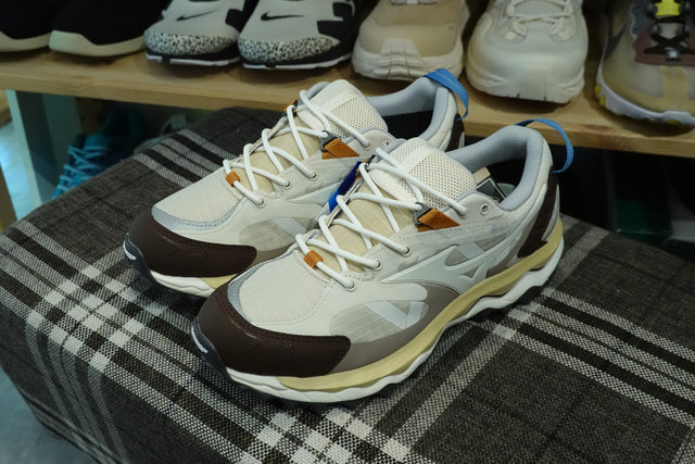 Mizuno Wave Mujin TL Goretex - Summer Sand/Pristine/Chicory Coffee-Preorder Item-Navy Selected Shop