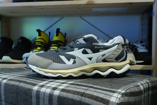 Mizuno Wave Mujin TL Goretex - Ebony/Pristine/Vintage Khaki-Preorder Item-Navy Selected Shop