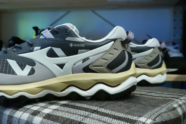 Mizuno Wave Mujin TL Goretex - Ebony/Pristine/Vintage Khaki-Preorder Item-Navy Selected Shop