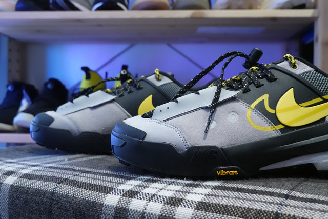 Sacai x Nike Zegamadome - Matte Silver/Tour Yellow/Black-Preorder Item-Navy Selected Shop