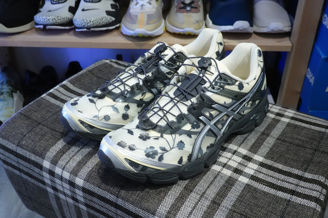 Cecilie Bahnsen x Asics Gel-Cumulus 16 SSCB - Ivory/Black-Preorder Item-Navy Selected Shop