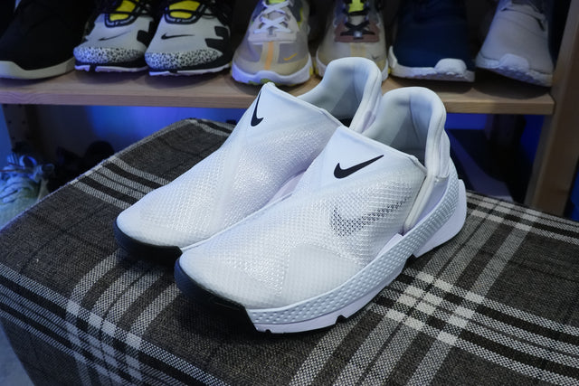 Nike WMNS Go FlyEase - White/Black-Preorder Item-Navy Selected Shop