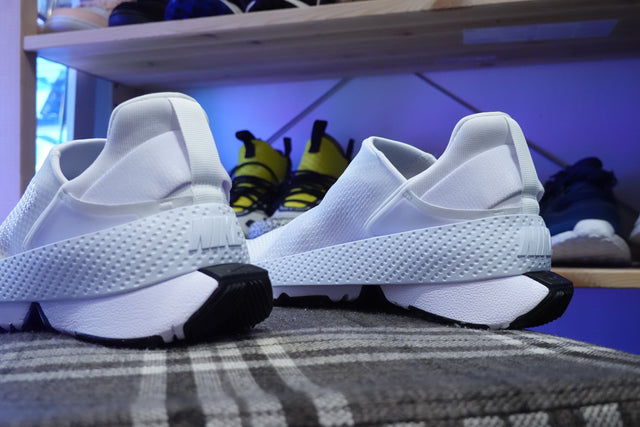 Nike WMNS Go FlyEase - White/Black-Preorder Item-Navy Selected Shop