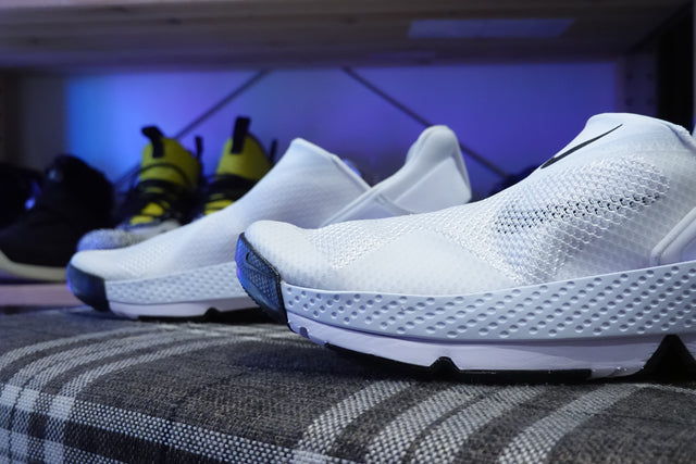 Nike WMNS Go FlyEase - White/Black-Preorder Item-Navy Selected Shop