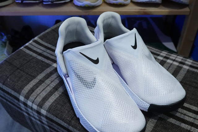 Nike WMNS Go FlyEase - White/Black-Preorder Item-Navy Selected Shop