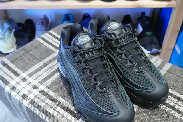 Nike WMNS Air Max 95 Big Bubble - Black/Anthracite/Smoke Grey/Metallic Pewter
