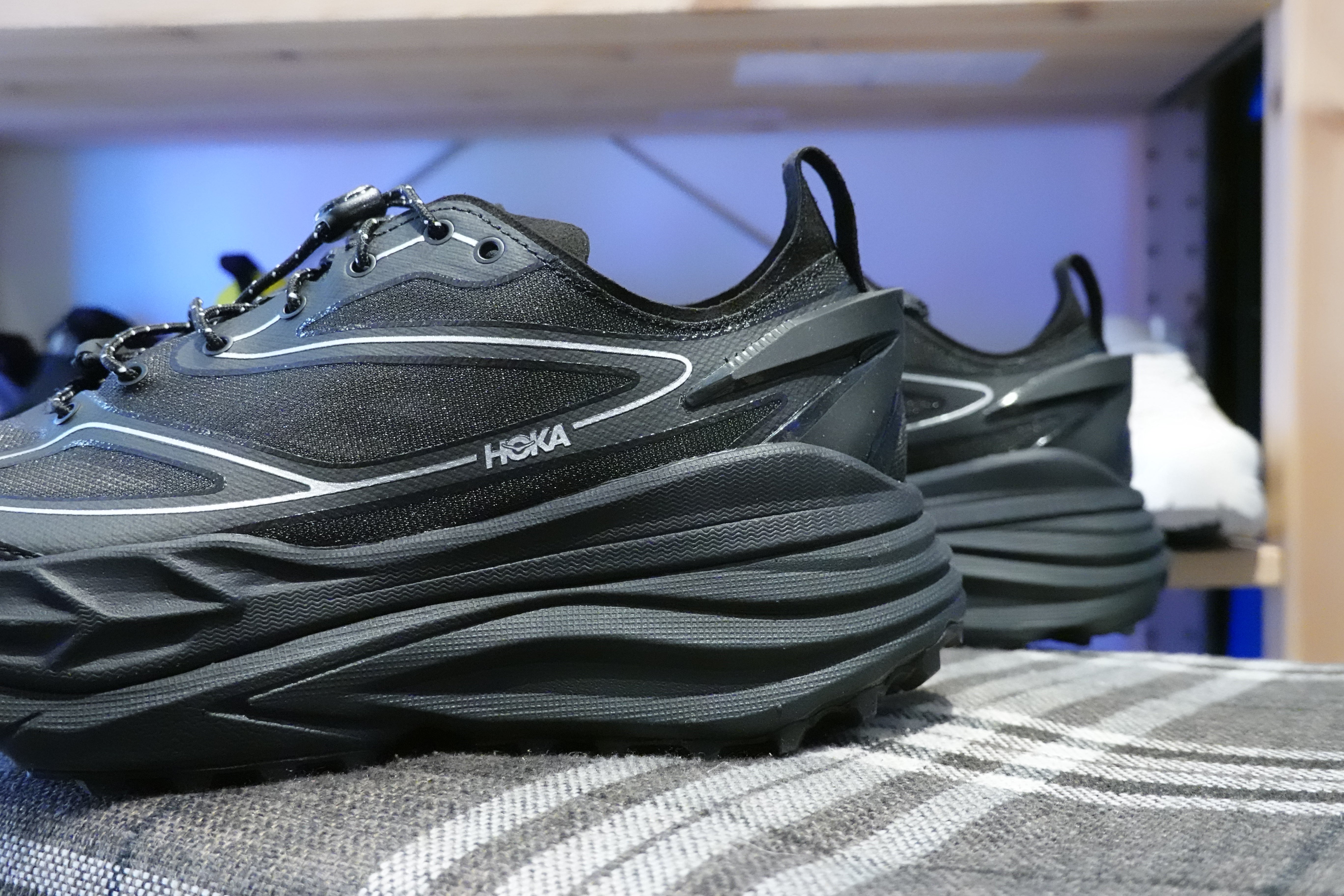 Hoka Stinson One7 - Black/Silver – Navy Selected