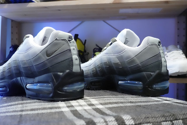 Nike WMNS Air Max 95 Big Bubble - Black/White/Reflect Silver/Medium Olive-Sneakers-Navy Selected Shop