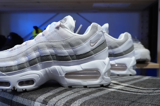 Nike WMNS Air Max 95 Big Bubble - White/Light Charcoal/Pearl Grey/Silt Red-Preorder Item-Navy Selected Shop