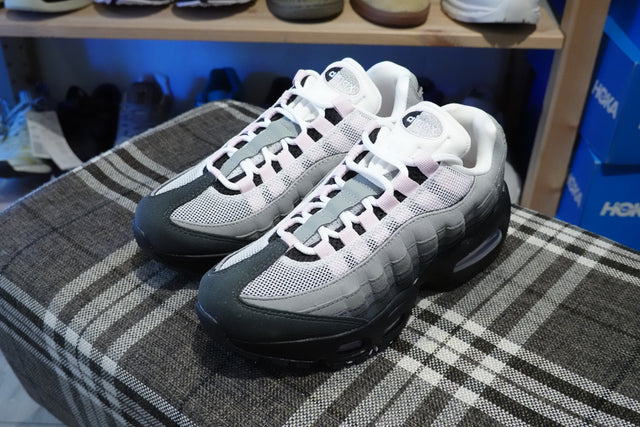 Nike WMNS Air Max 95 OG - Black/Pink Foam/White-Preorder Item-Navy Selected Shop