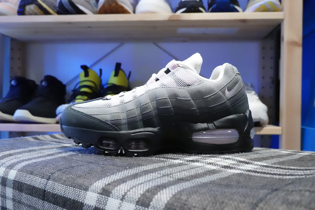 Nike WMNS Air Max 95 OG - Black/Pink Foam/White-Preorder Item-Navy Selected Shop