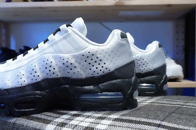 Nike Air Max 95 Big Bubble SE - Photon Dust/Metallic Silver-Preorder Item-Navy Selected Shop