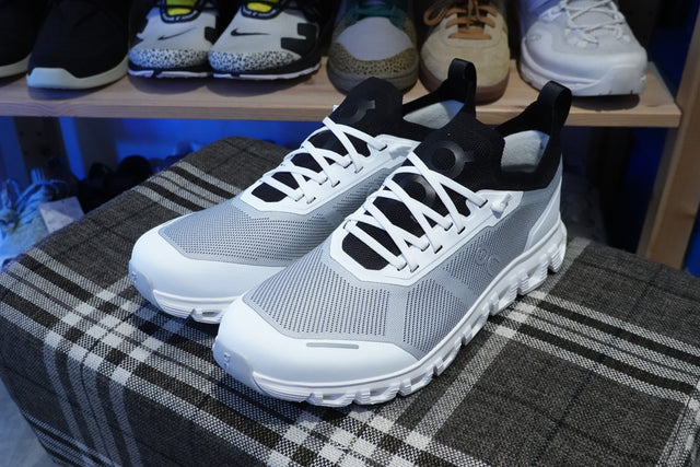 On Cloud 6 Versa - White/Black-Preorder Item-Navy Selected Shop