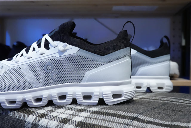 On Cloud 6 Versa - White/Black-Preorder Item-Navy Selected Shop