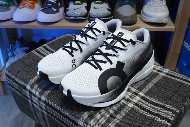 On Cloudboom Max - White/Black-Preorder Item-Navy Selected Shop