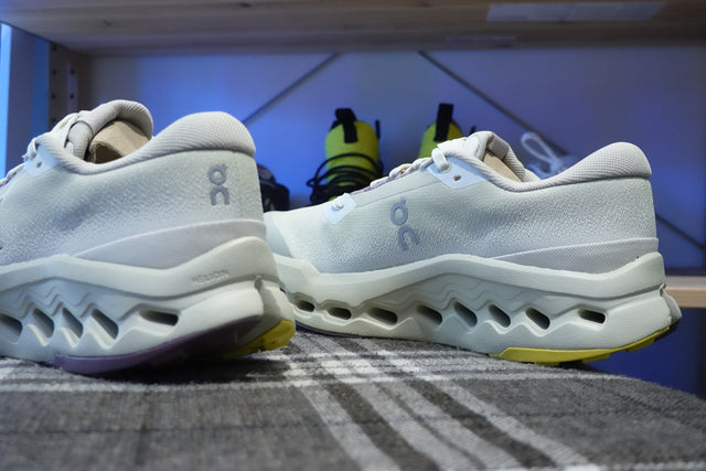 On WMNS Cloudsurfer Trail 2 Waterproof - Ghost/Chalk